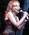 08877_celebrity_paradise_com_Kylie_Minogue_Watermill_01_122_178lo.jpg