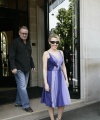 50198_Celebutopia-Kylie_Minogue_going_out_to_the_Four_Season_hotel_in_Paris-03_122_479lo.jpg