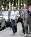 61265_Celebutopia-Kylie_Minogue_doing_some_shopping_in_Paris-01_122_940lo.jpg