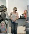 61306_Celebutopia-Kylie_Minogue_doing_some_shopping_in_Paris-08_122_591lo.jpg