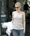 61380_Celebutopia-Kylie_Minogue_doing_some_shopping_in_Paris-11_122_1147lo.jpg