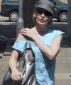 64260_Celebutopia-Kylie_Minogue_leaves_her_home_in_London-07_122_354lo.jpg