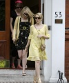 93331_Celebutopia-Kylie_leaves_home_with_some_friends_to_go_for_lunch_in_London-02_122_621lo.jpg
