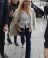 Kylie-Minogue-arrived-at-her-hotel-in-Paris-1.jpg