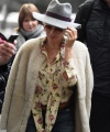 Kylie-Minogue-arrives-into-Manchester-Piccadilly-train-station-in-Manchester-03.jpg