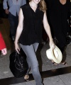 Minogue_arrives_at_Heathrow_Airport_2.jpg