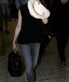 Minogue_arrives_at_Heathrow_Airport_3.jpg