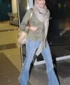 kylie-minogue-arrives-by-private-jet-in-prague-for-the-show-at-the-C2RECH.jpg