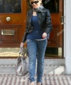 kylie-minogue-leaving-her-home-before-stopping-at-a-cafe-on-her-way-C0NTGH.jpg