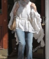 kylie-minogue-leaving-her-house-today-london-england-090408-zibi-C0CH42.jpg