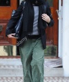 kylie-minogue-leaving-home-all-smiles-and-dressed-casually-london-C0DDCG.jpg