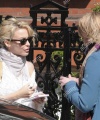 kylie-minogue-signing-autographs-outside-her-home-london-england-090408-C0CH40.jpg