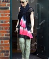 kylie-minogue-stops-at-a-cafe-briefly-before-heading-to-her-record-C0K30H.jpg