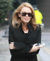 Kylie_Minogue_Leaving_her_Home_in_London02.jpg